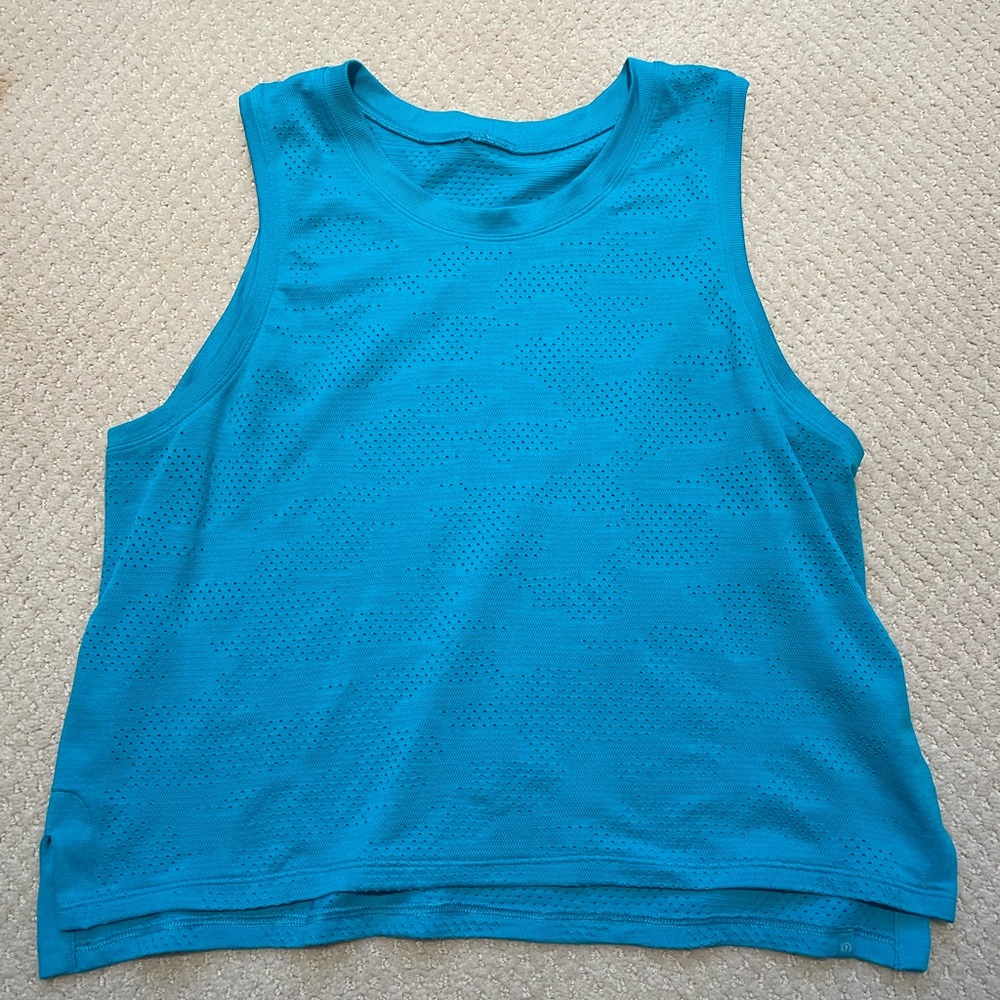 Lululemon train to be tank top